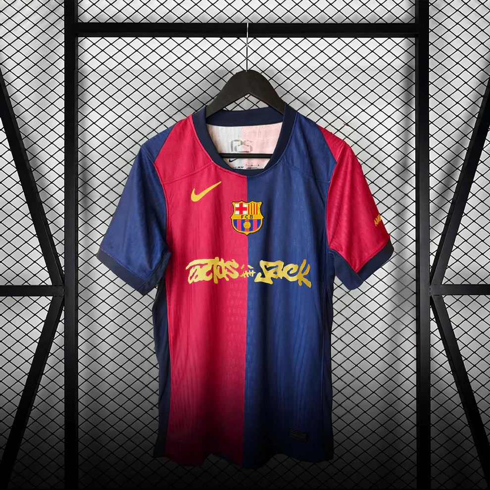 חולצת כדורגל ברצלונה בית טרוויס סקוט 2024-25