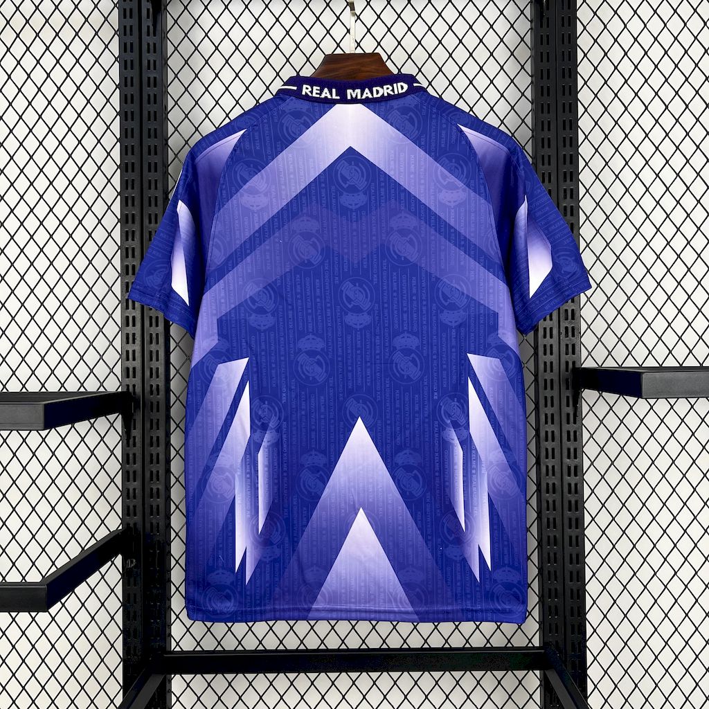 חולצה כדורגל רטרו ריאל מדריד 1996