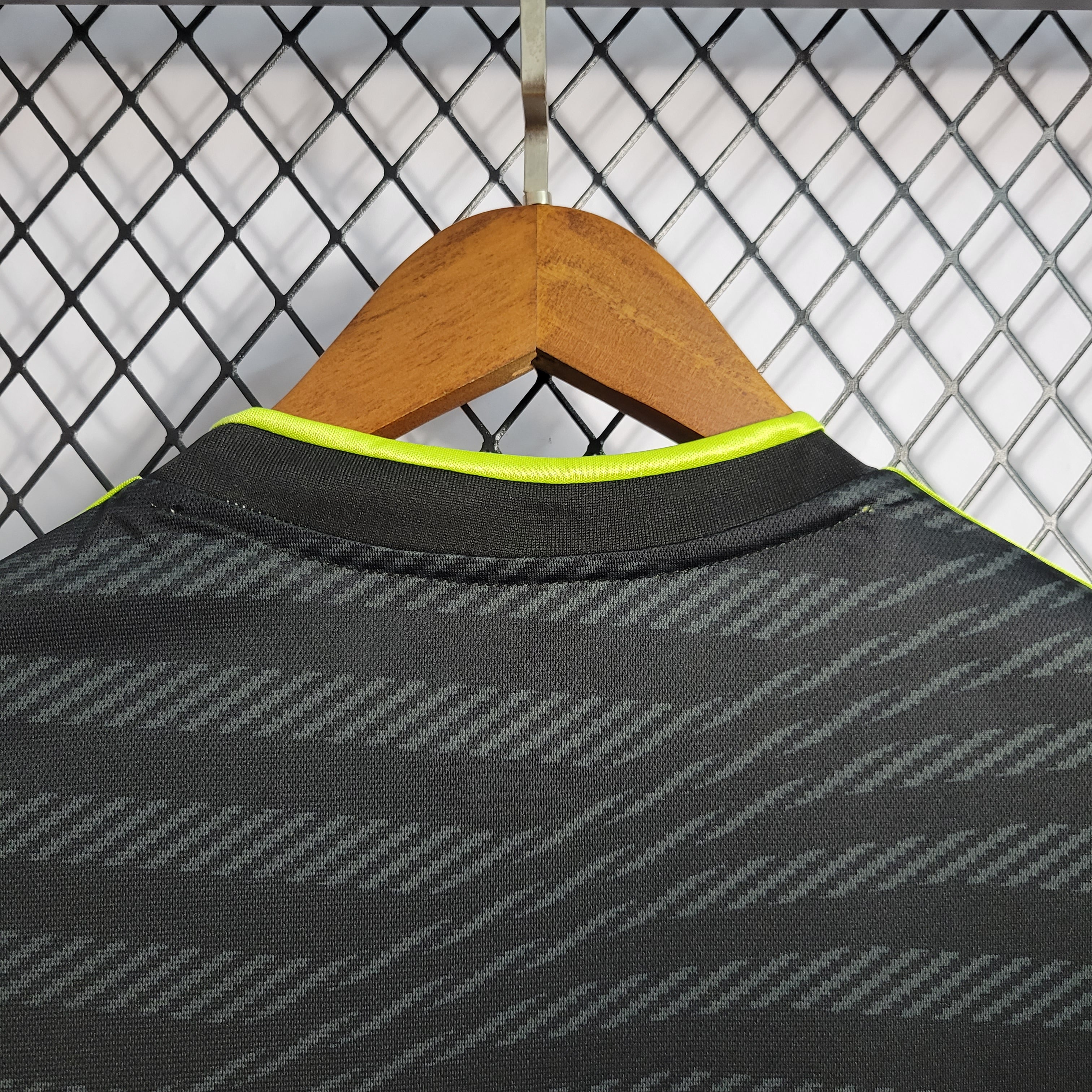 חולצת כדורגל ריאל מדריד שלישית 2023